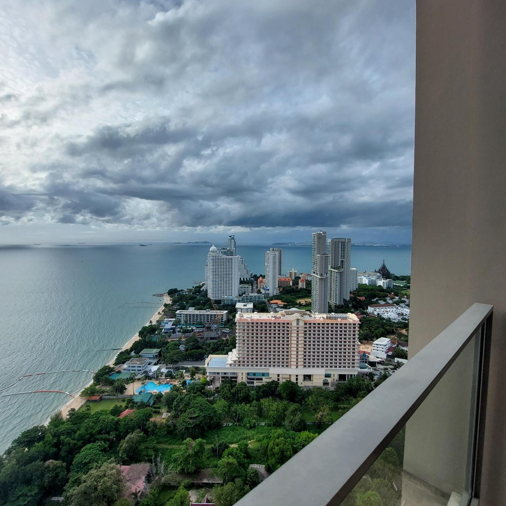 Sea View Apartment In Pattaya Exteriér fotografie