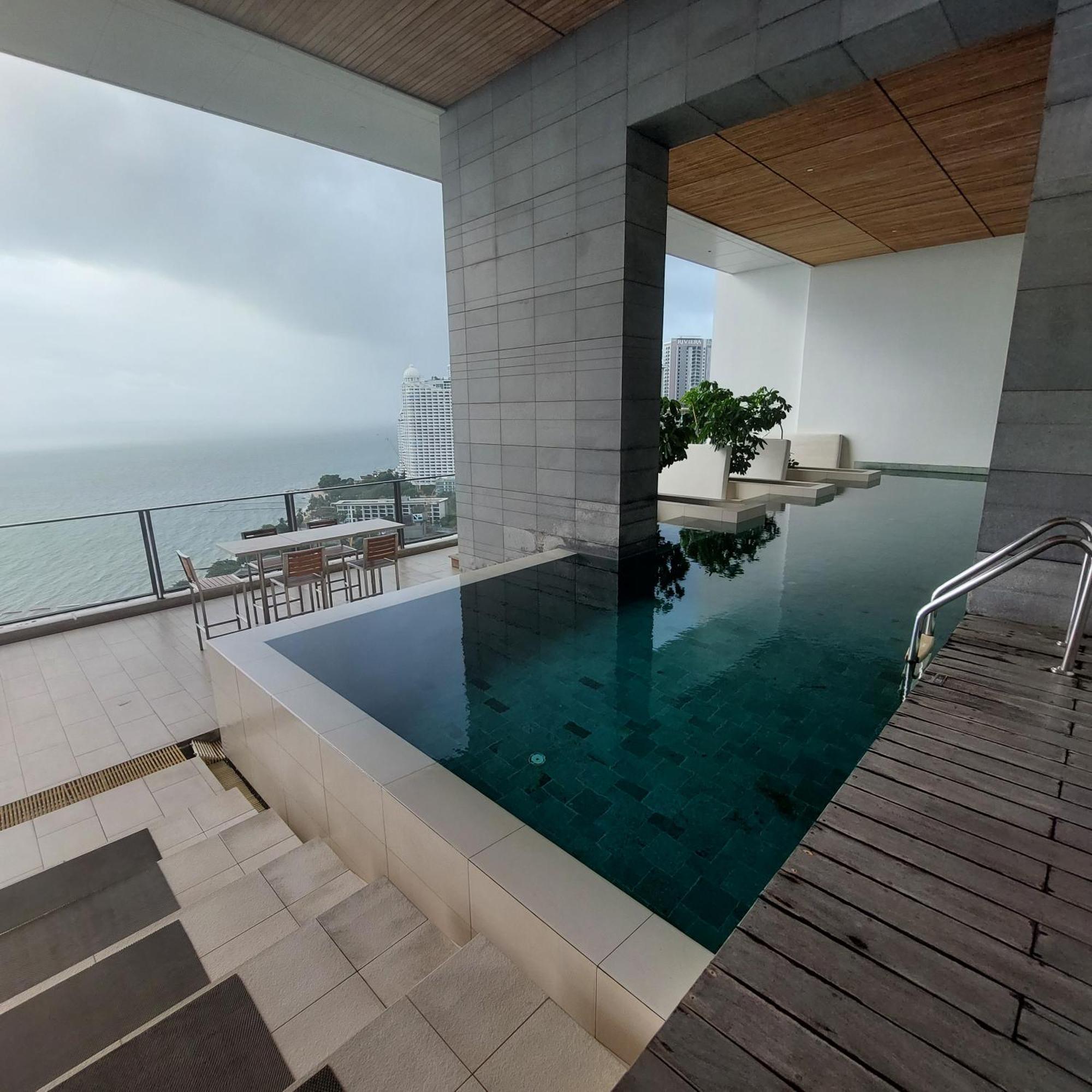 Sea View Apartment In Pattaya Exteriér fotografie